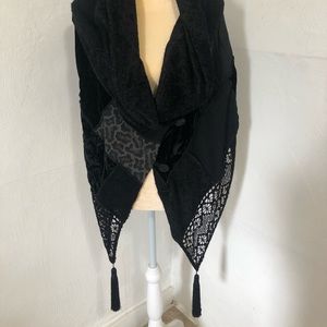 Elegant black shawl